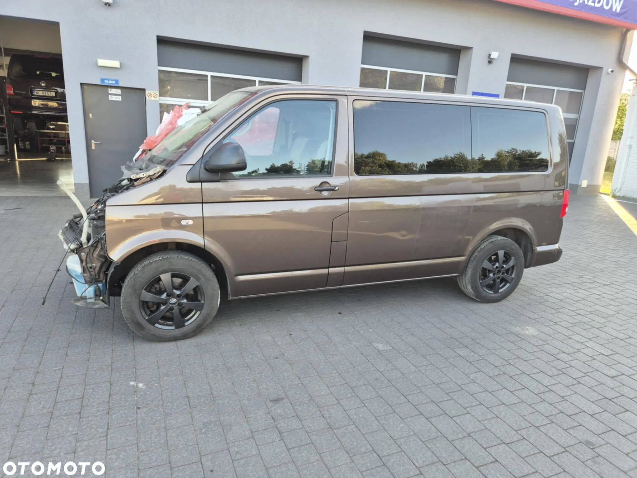 Volkswagen Multivan - 2