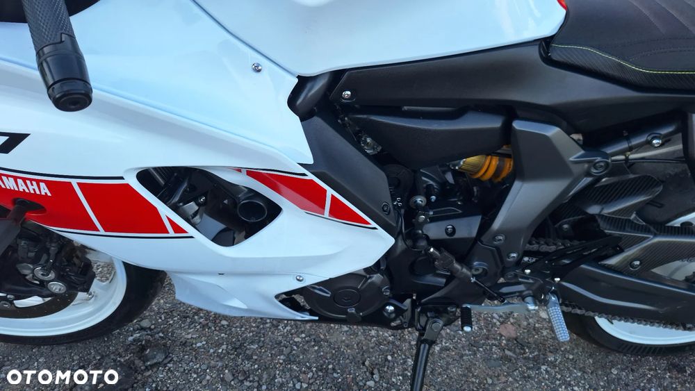 Yamaha R7 - 37