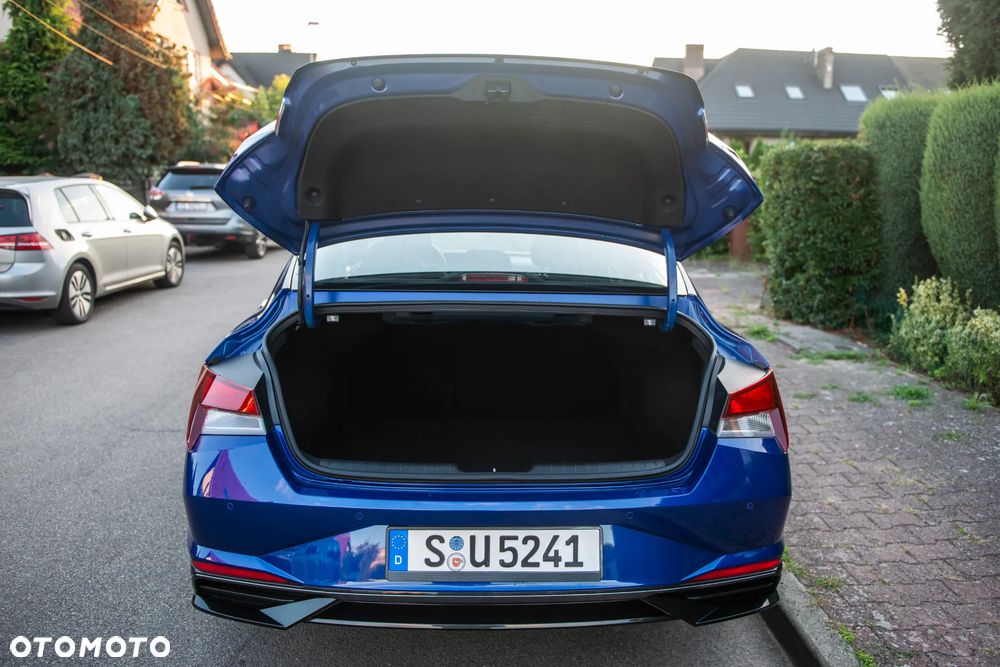 Hyundai Elantra 1.6 Executive - 14