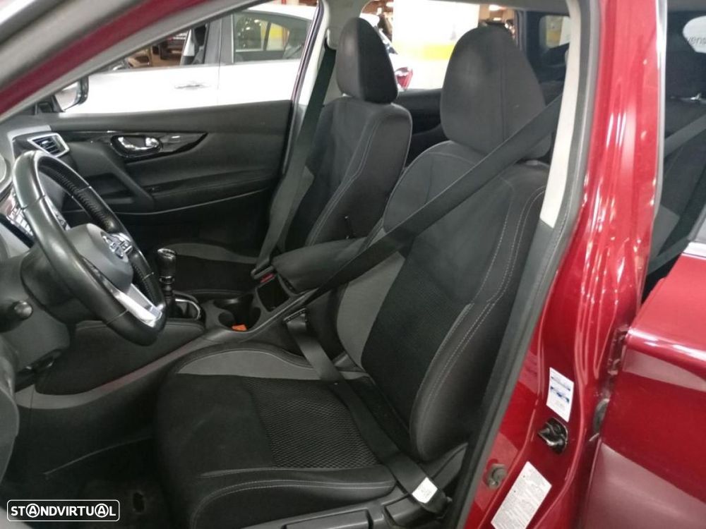 Nissan Qashqai 1.5 dCi N-Connecta Business - 6
