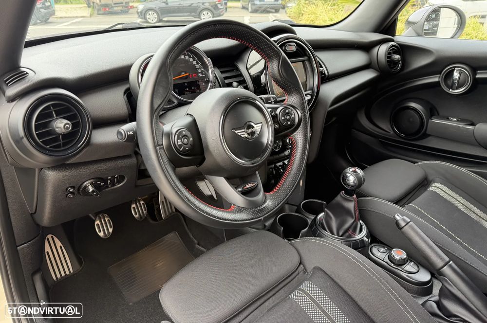 MINI 3 Portas One - 11