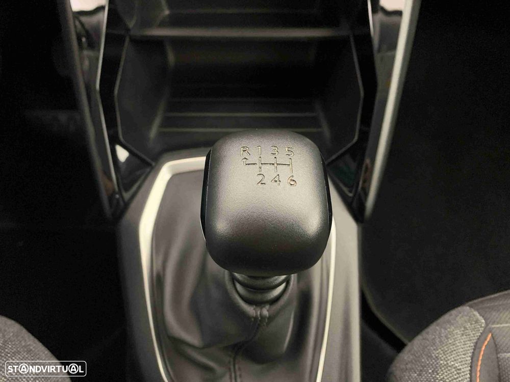 Peugeot 2008 1.2 PureTech Active Pack - 10