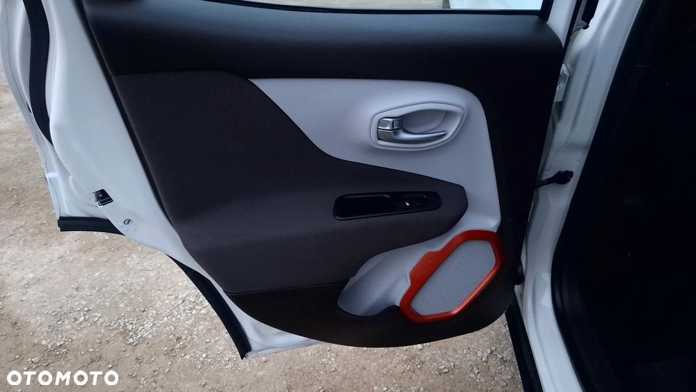 Jeep Renegade 1.4 MultiAir Longitude - 27