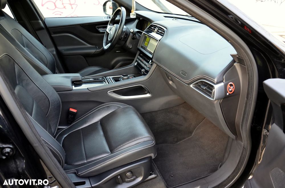 Jaguar F-Pace 20d AWD Aut. R-Sport - 11