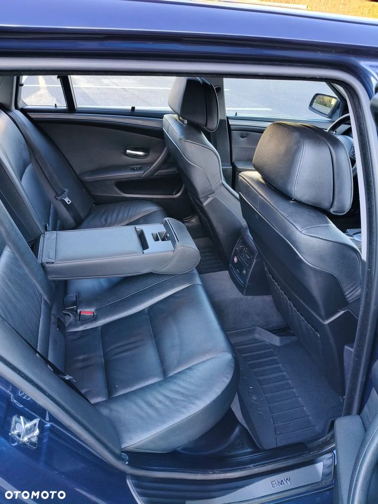 BMW Seria 5 525d - 11