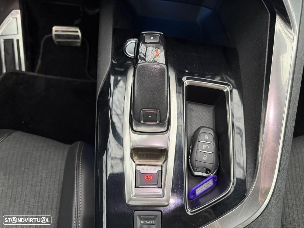 Peugeot 3008 1.6 BlueHDi GT Line Grip Control EAT6 - 31