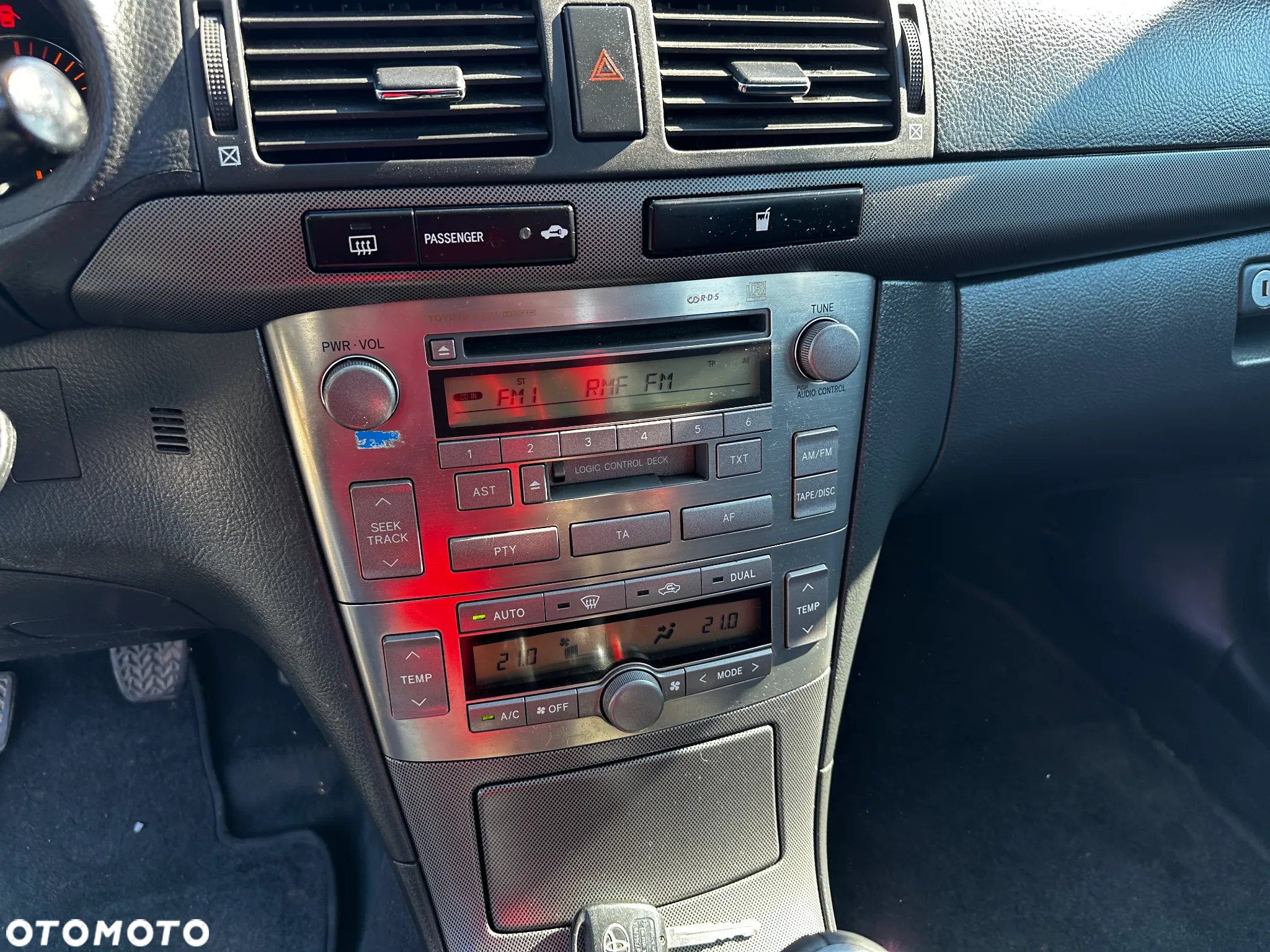 Toyota Avensis - 12