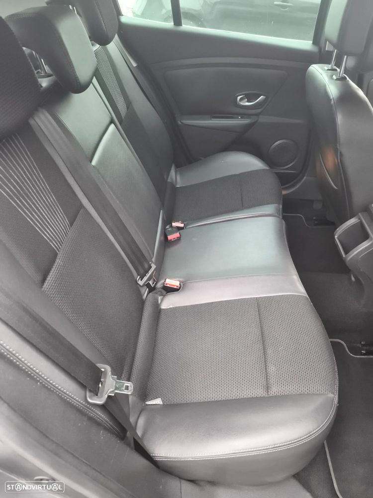 Renault Mégane 1.5 dCi Dynamique - 8