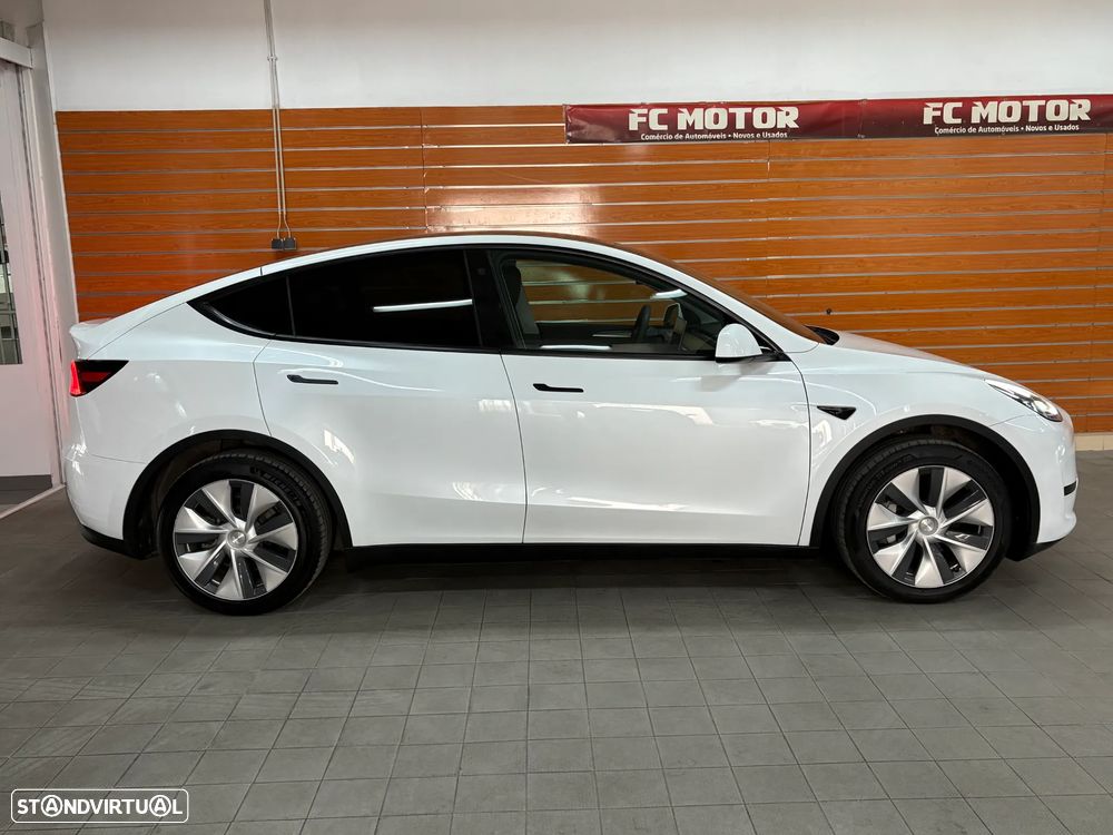 Tesla Model Y RWD - 4