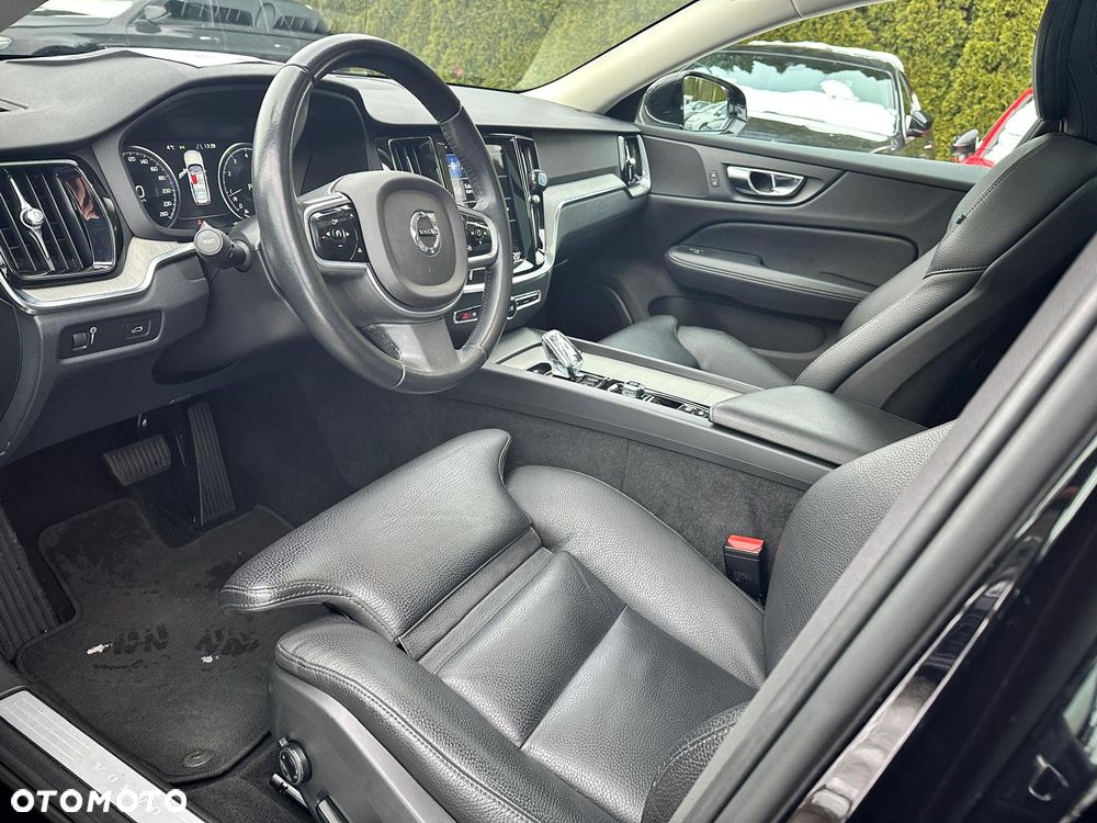 Volvo V60 B3 B DKG Momentum Pro - 8