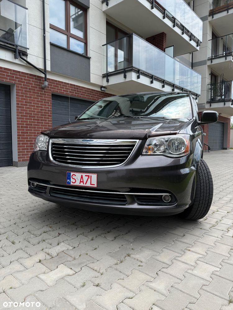 Chrysler Town & Country 3.6 Limited - 7