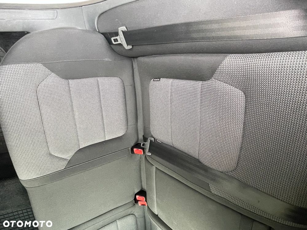 Volkswagen Passat 2.0 TDI Comfortline - 13