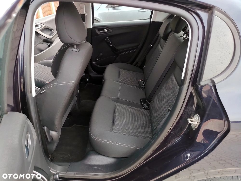 Peugeot 208 1.2 PureTech GPF Allure S&S - 15