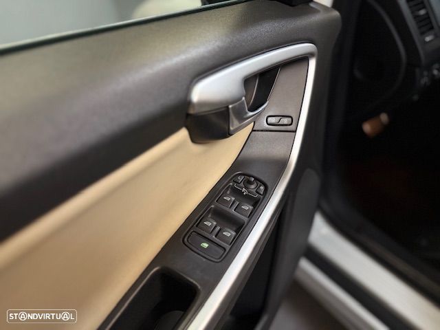 Volvo XC 60 2.0 D3 R-Design Geartronic - 18