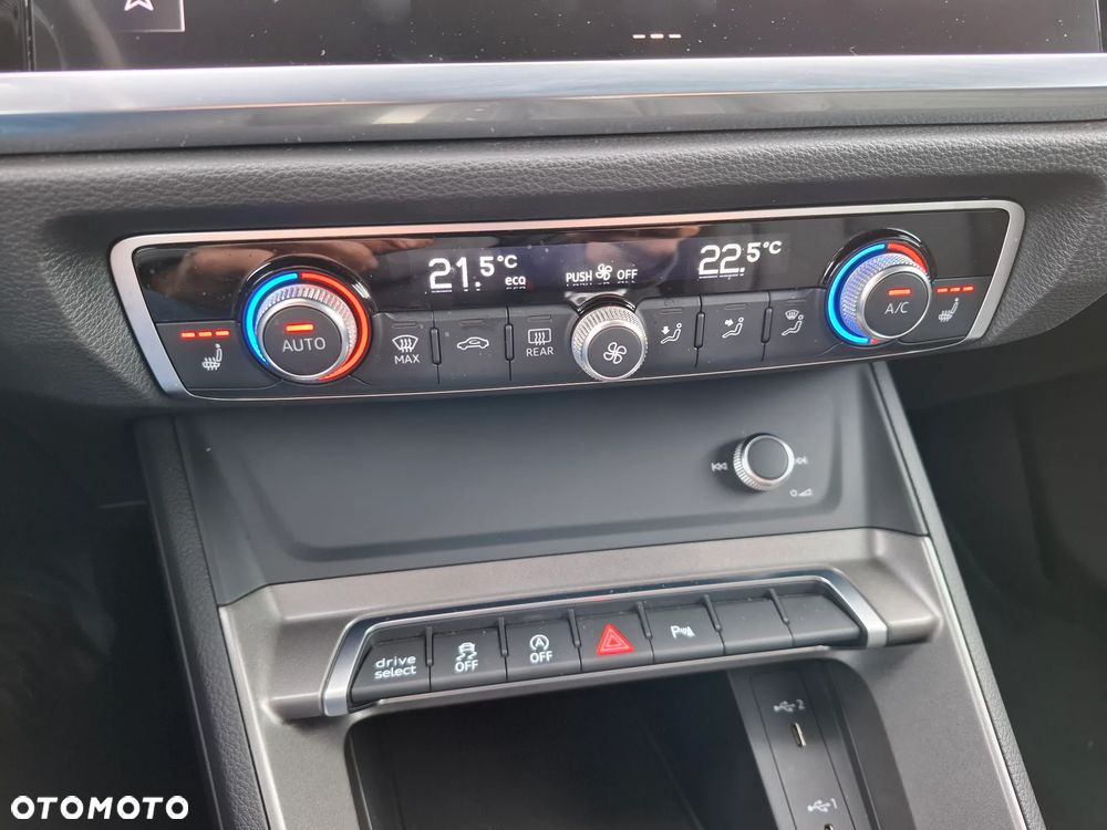 Audi Q3 Sportback - 28
