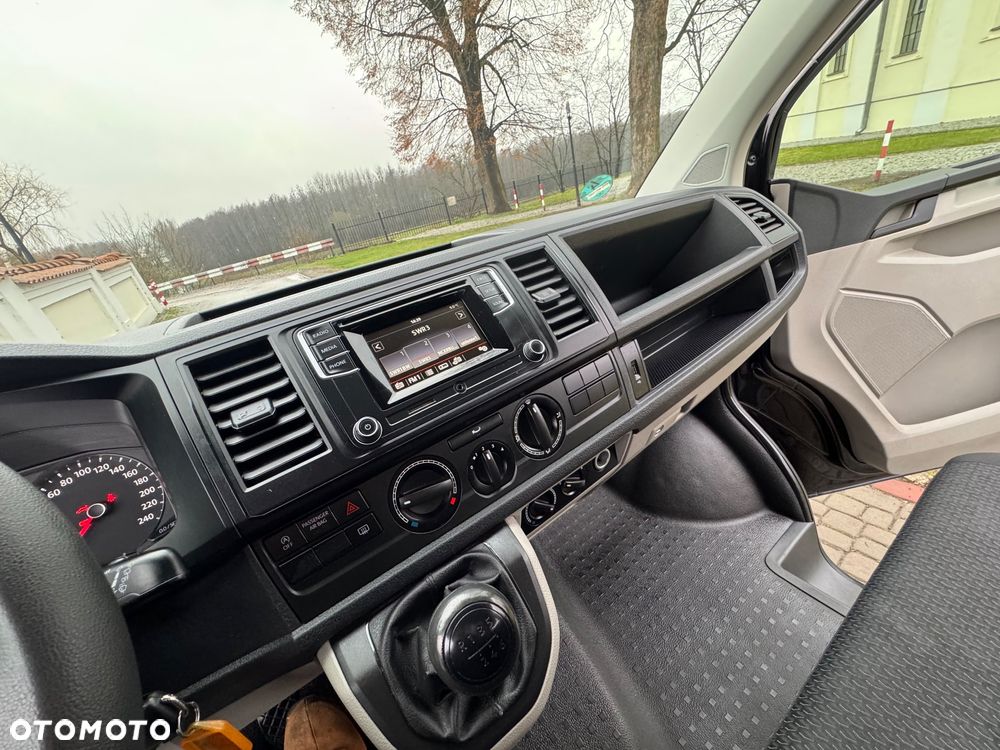 Volkswagen Multivan - 14