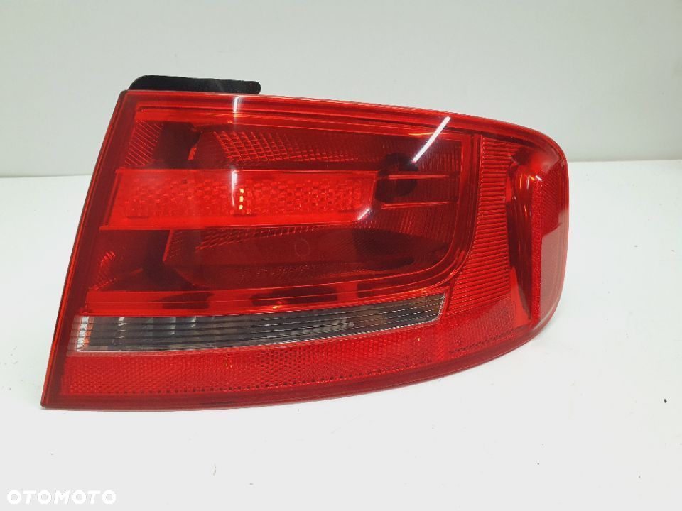 LAMPA TYLNA TYŁ PRAWA AUDI A4 B8 SEDAN 8K5945095D