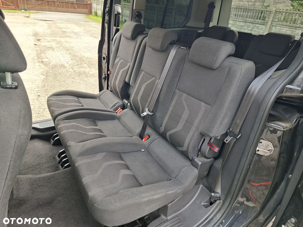 Ford Tourneo Connect Grand - 21