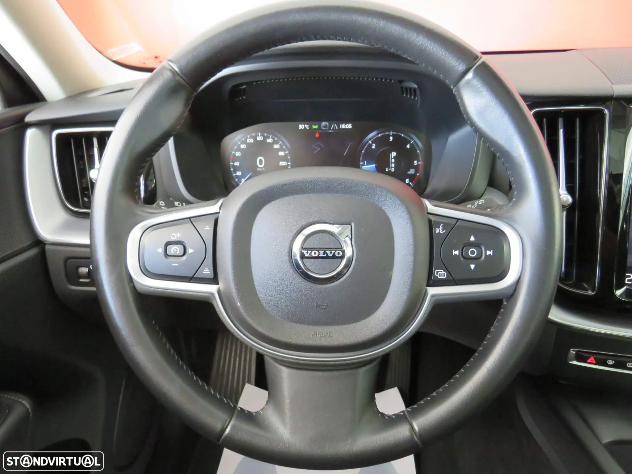 Volvo XC 60 2.0 D4 Momentum Plus Geartronic - 17