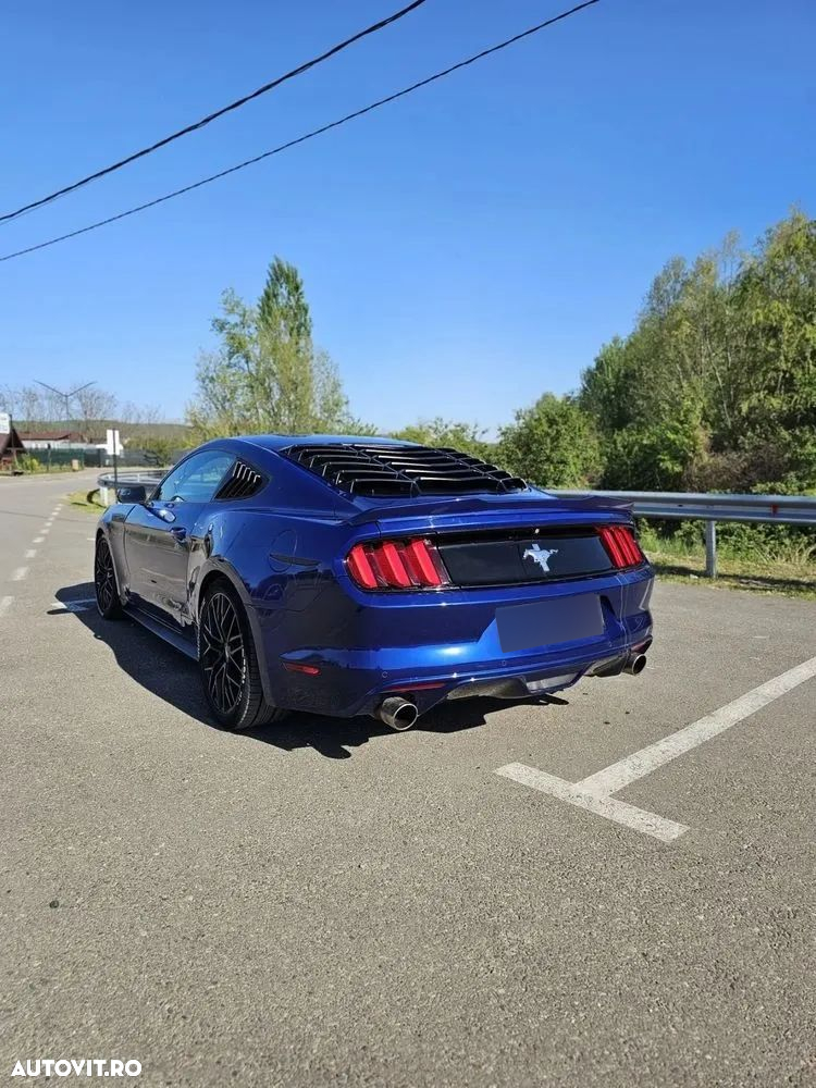 Ford Mustang - 2