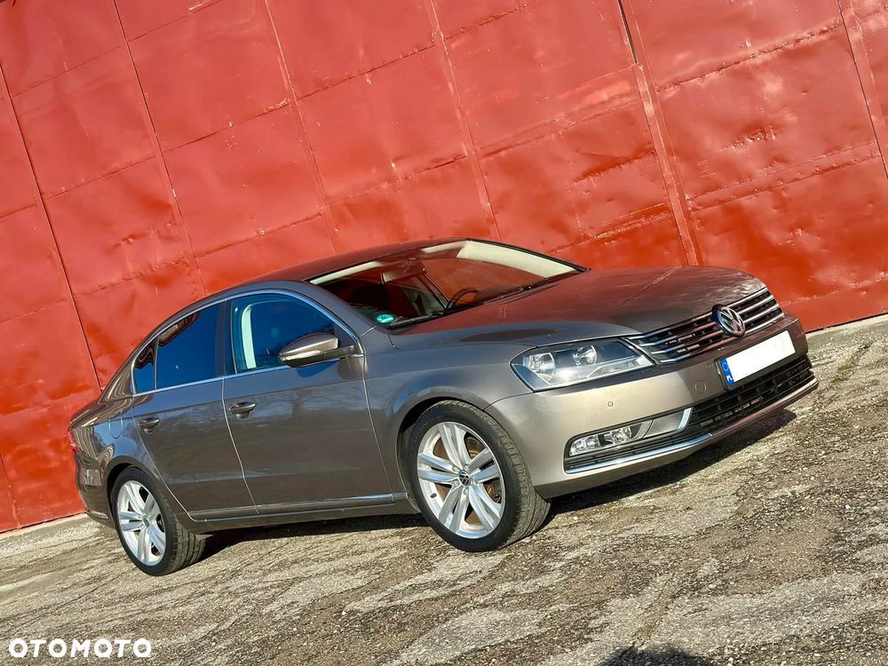 Volkswagen Passat 1.8 TSI BMT Highline - 1