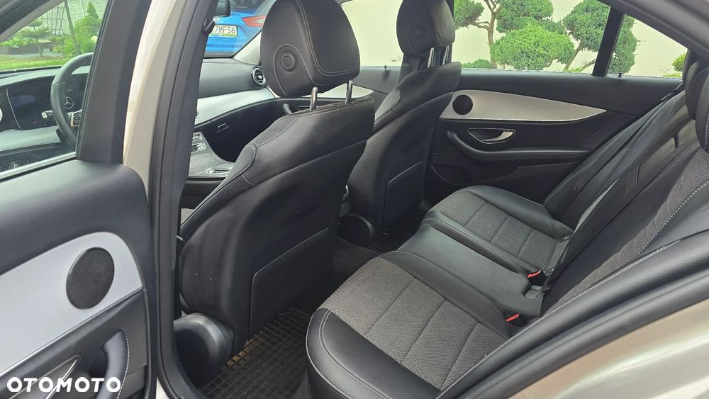 Mercedes-Benz Klasa E 220 d 4-Matic Avantgarde - 12
