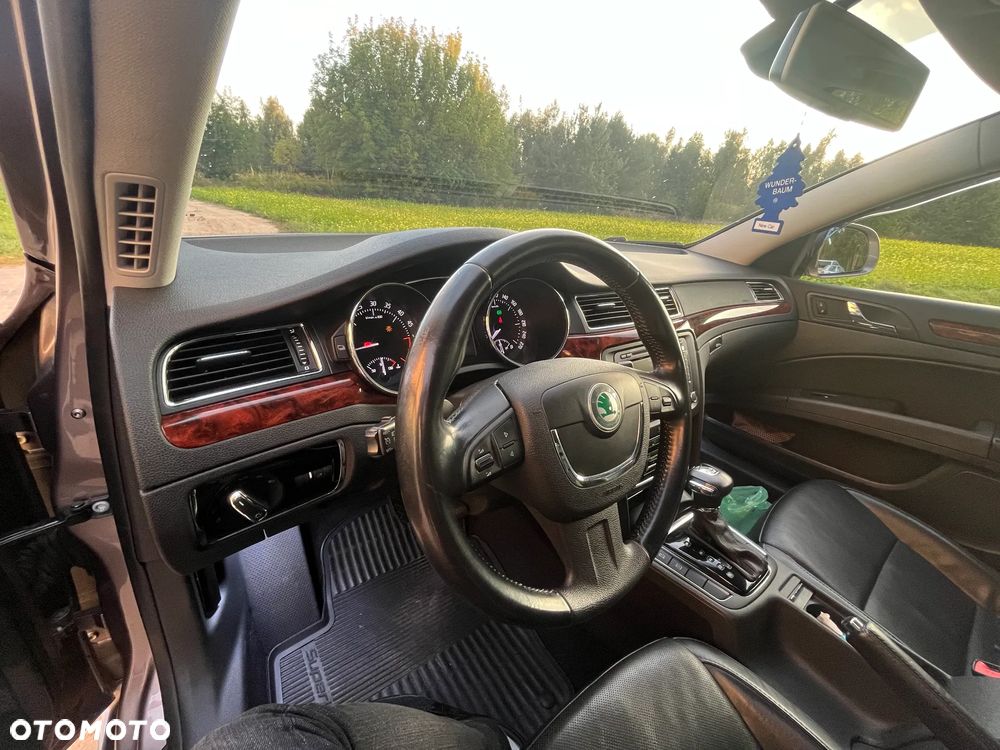 Skoda Superb 2.0 TDI 4x4 DSG Exclusive - 10
