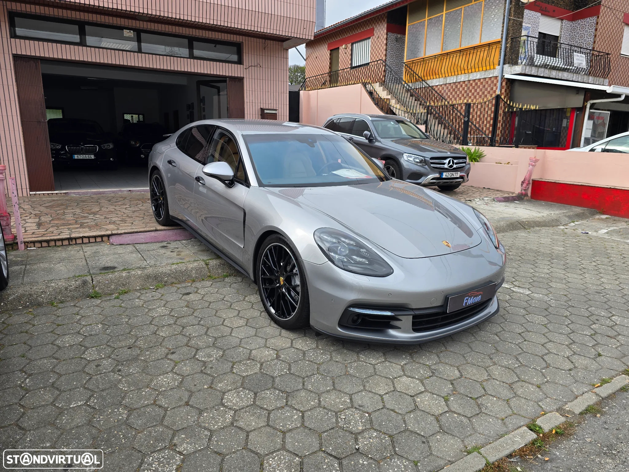 Porsche Panamera Standard - 2