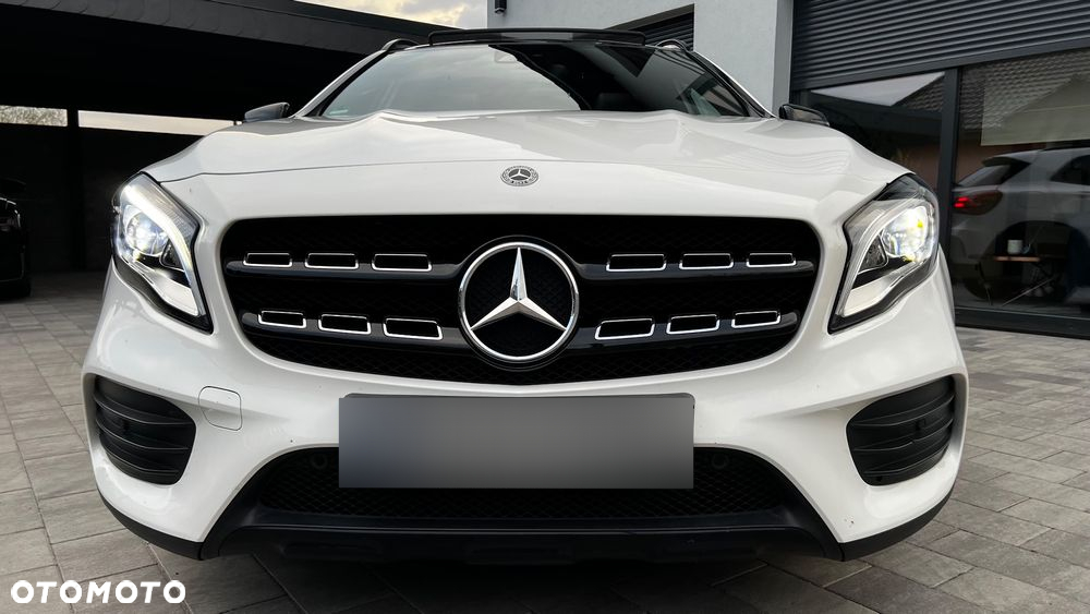 Mercedes-Benz GLA 200 7G-DCT AMG Line - 33