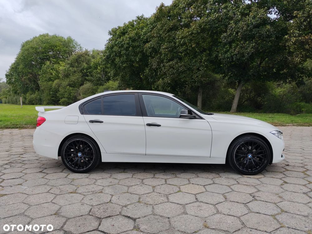 BMW Seria 3 318i - 6