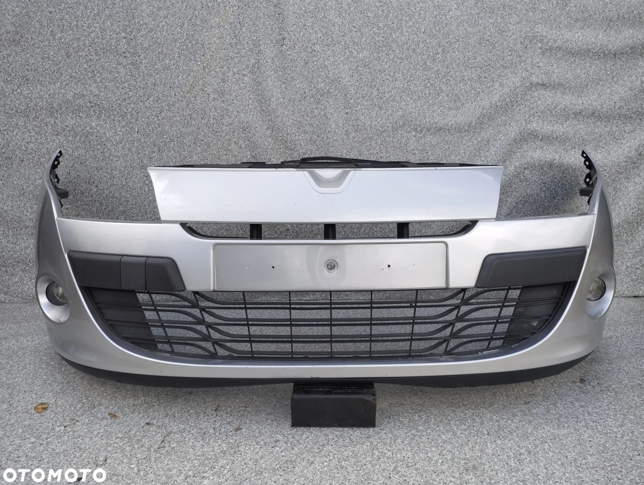 Renault Megane III 08-12r zderzak przód przedni - 1