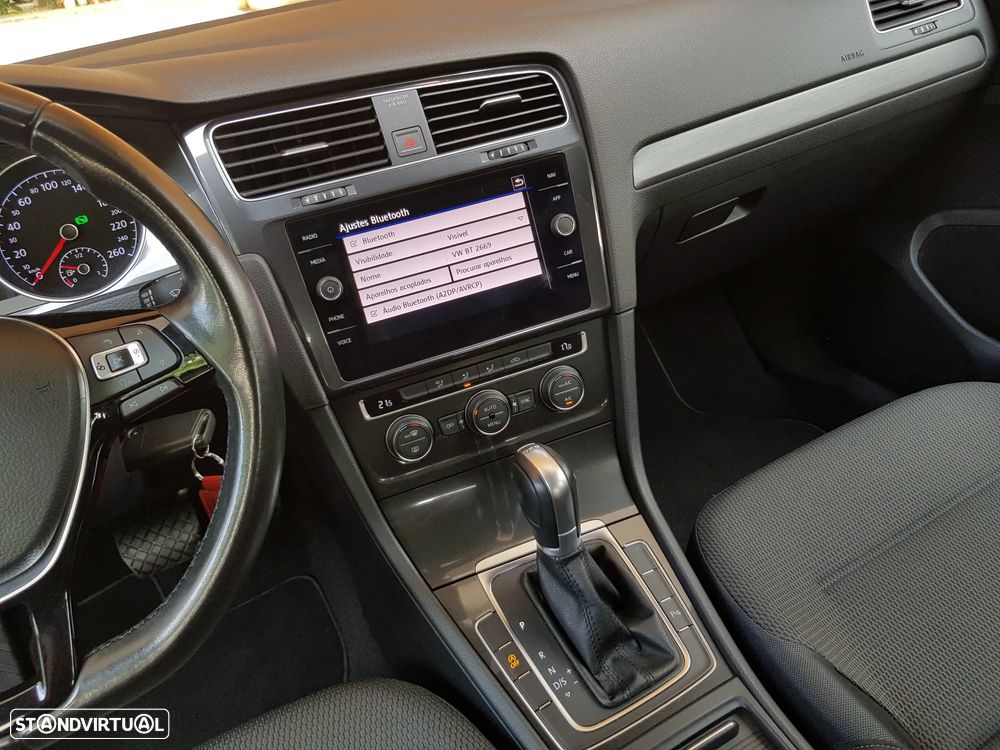 VW Golf Variant 1.6 TDi Confortline DSG - 47