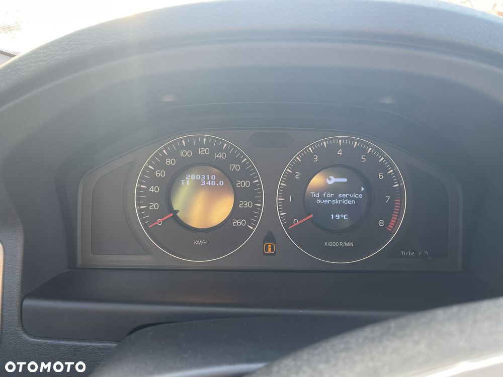 Volvo V70 2.0 Momentum - 13