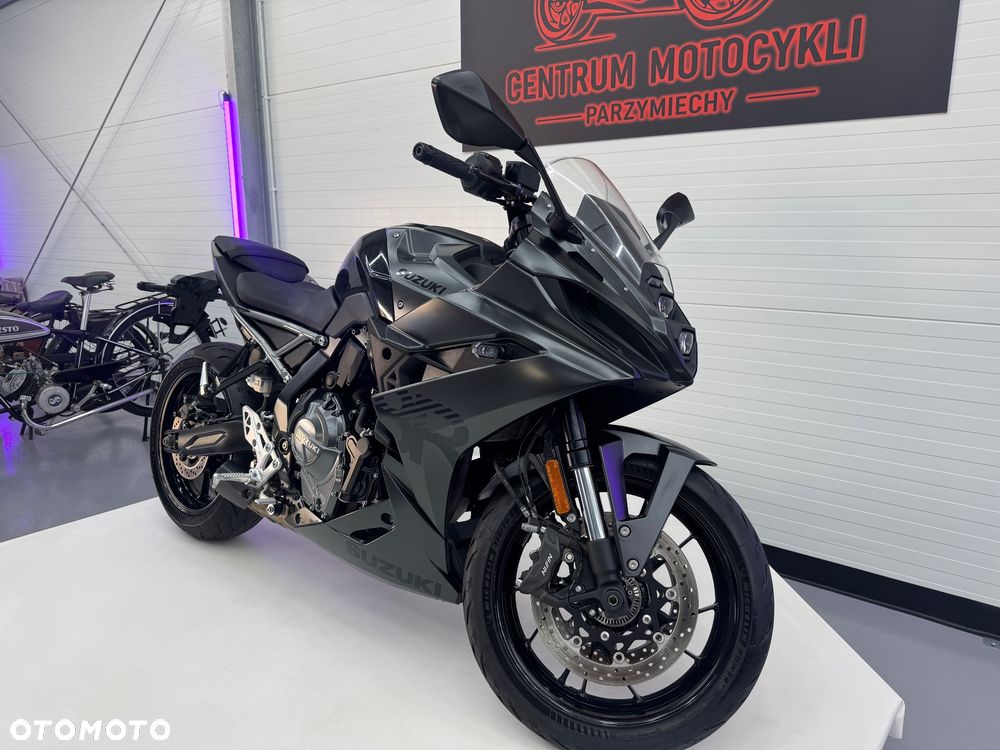 Suzuki GSX - 3