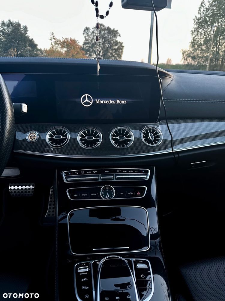 Mercedes-Benz Klasa E 220 d 4-Matic 9G-TRONIC - 16