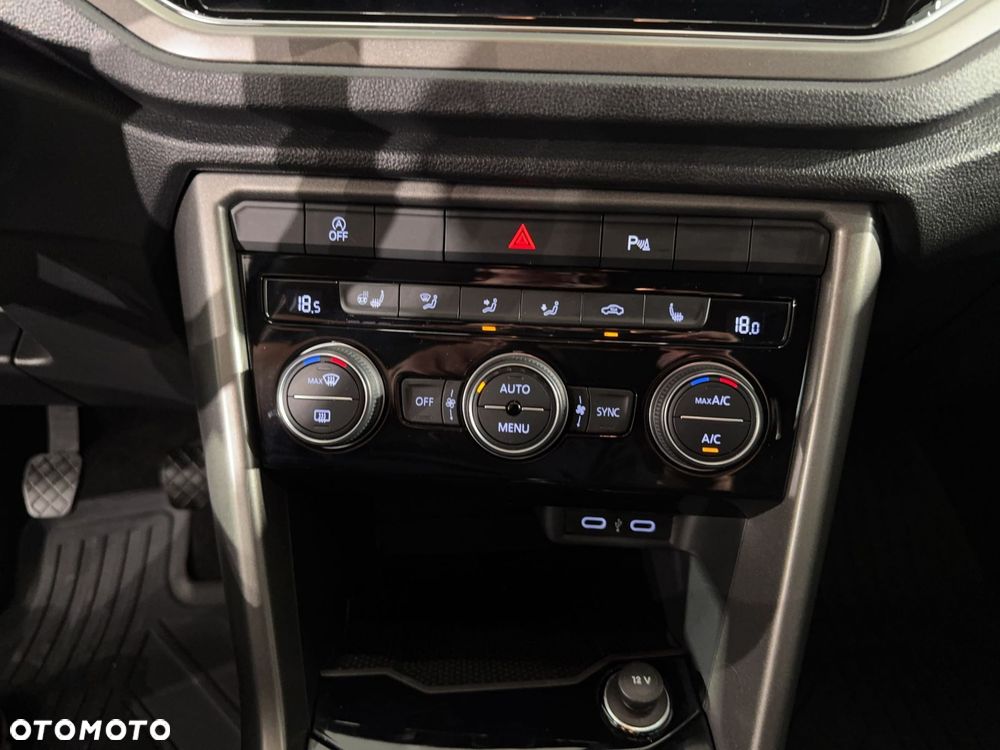 Volkswagen T-Roc - 24
