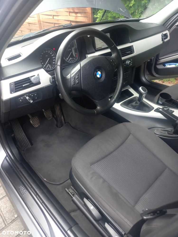 BMW Seria 3 318d - 8