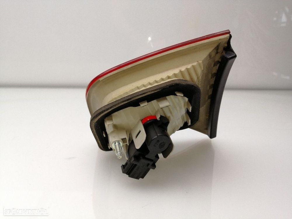 FAROLIM TRASEIRO ESQUERDO AUDI A4 2006 -8E5945093 - 2