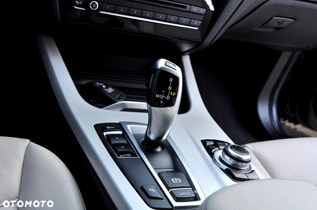 BMW X3 sDrive18d Business Edition - 29