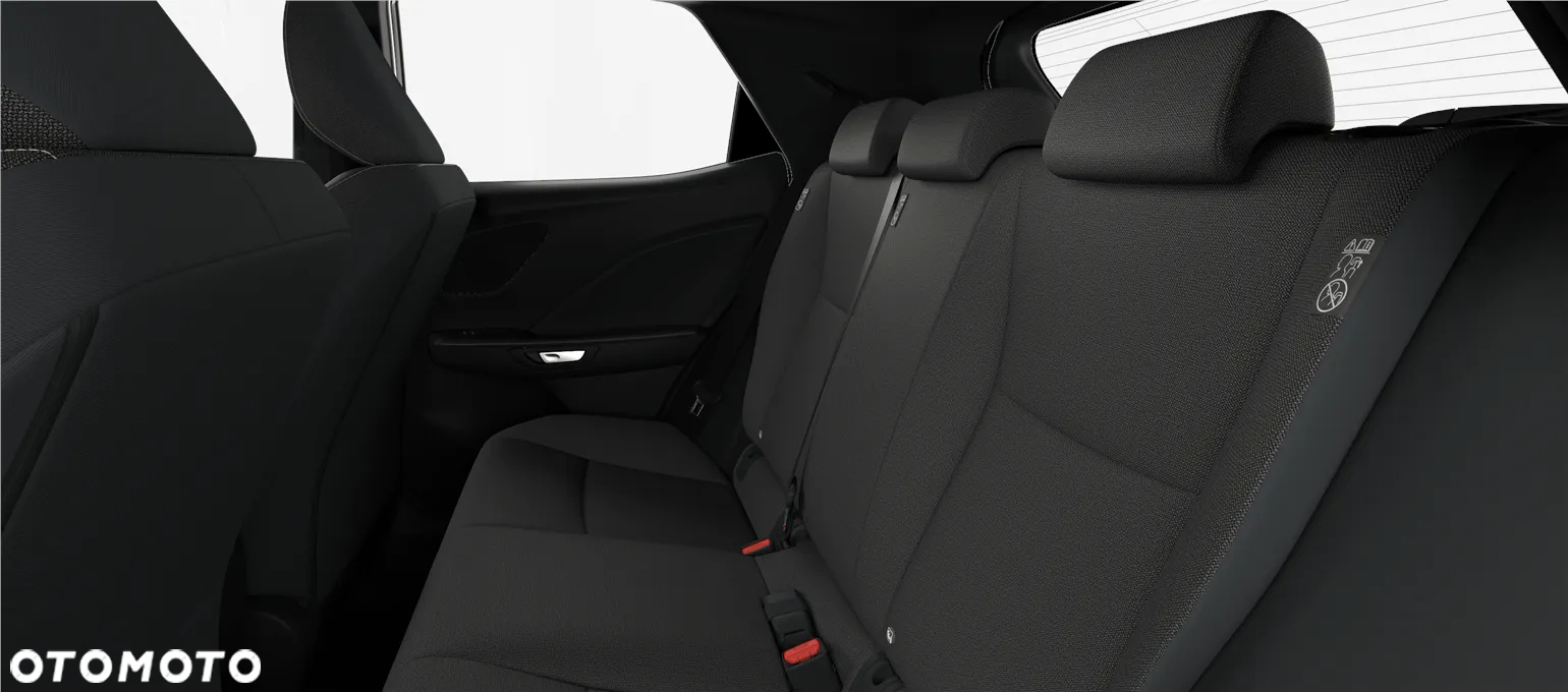 Lexus LBX - 9