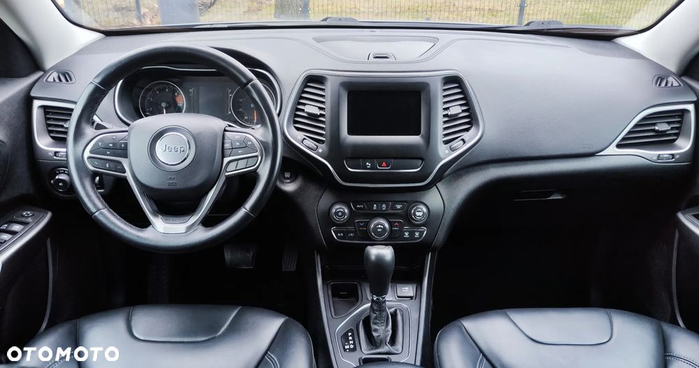 Jeep Cherokee - 9