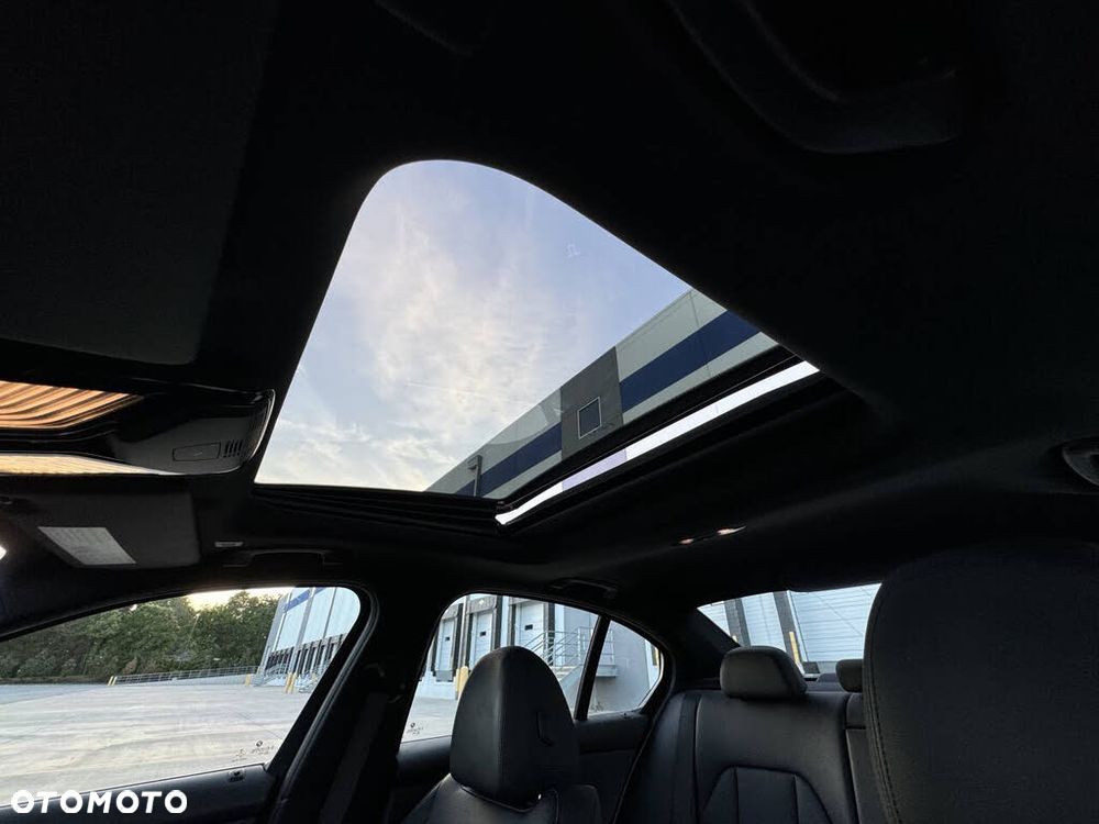 BMW Seria 3 330i M Sport sport - 14