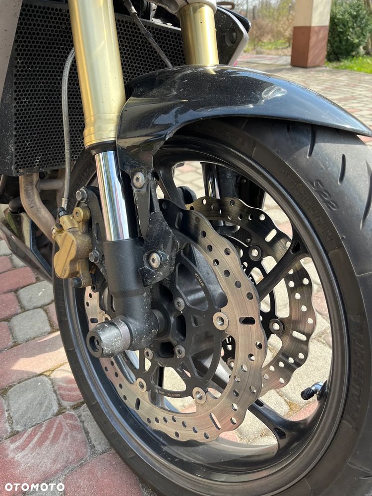 Triumph Street Triple - 4