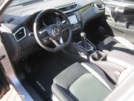 Nissan Qashqai 1.3 DIG-T N-Connecta DCT - 6