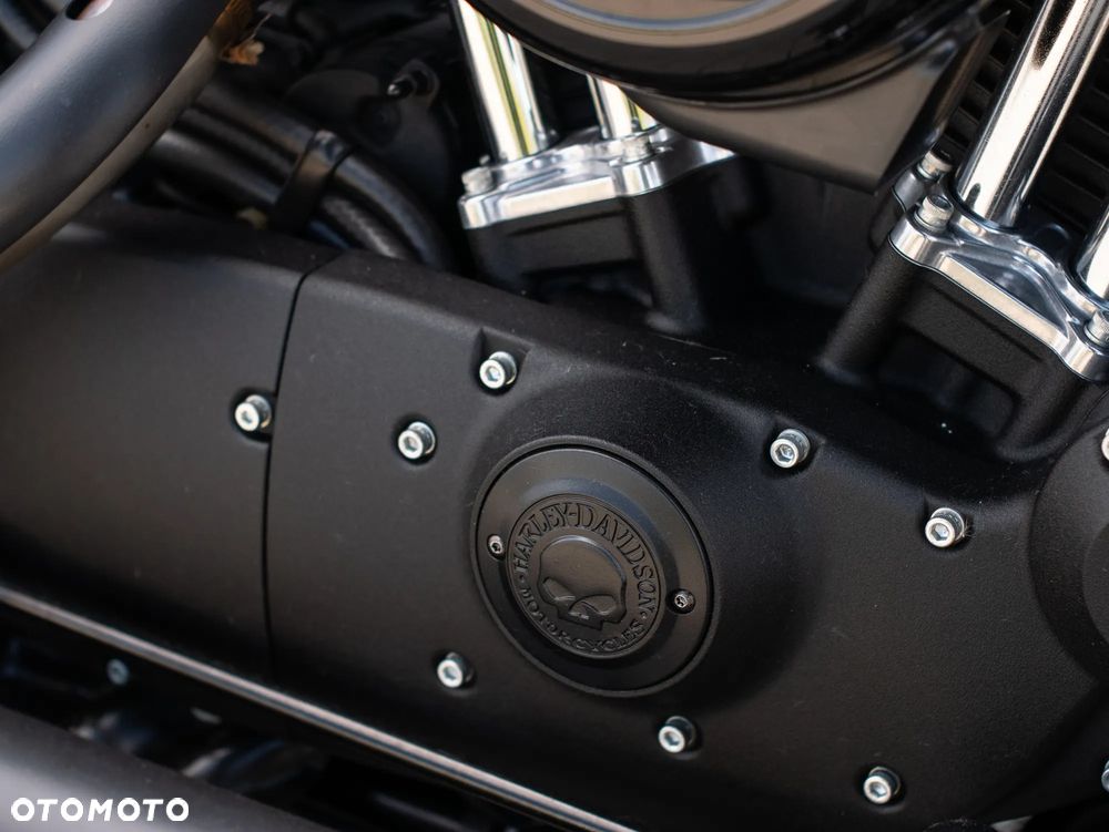 Harley-Davidson Sportster Iron 883 - 10