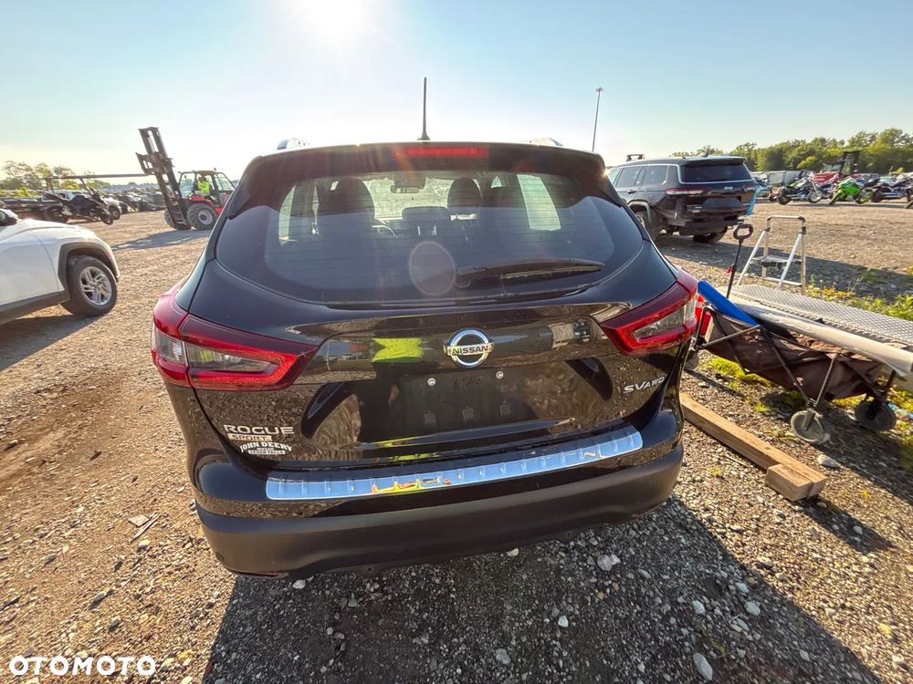 Nissan Rogue - 4