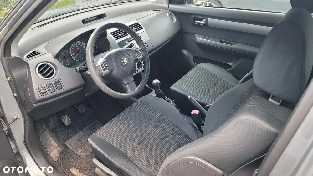 Suzuki Swift - 6