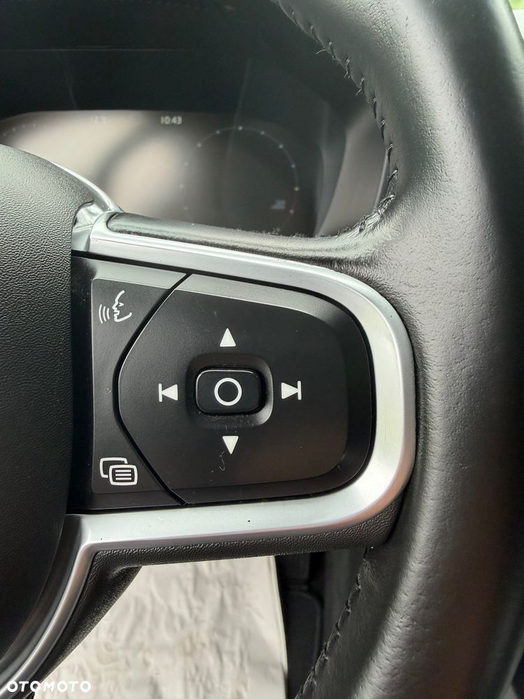 Volvo V60 B4 D Momentum - 27