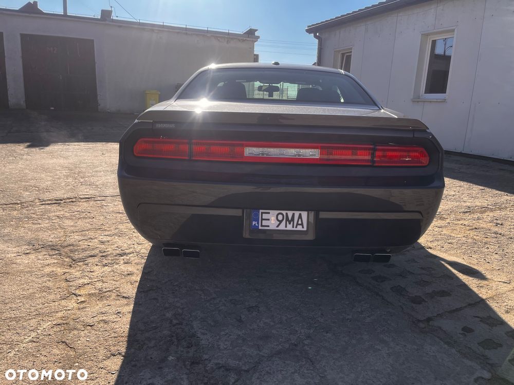 Dodge Challenger - 7