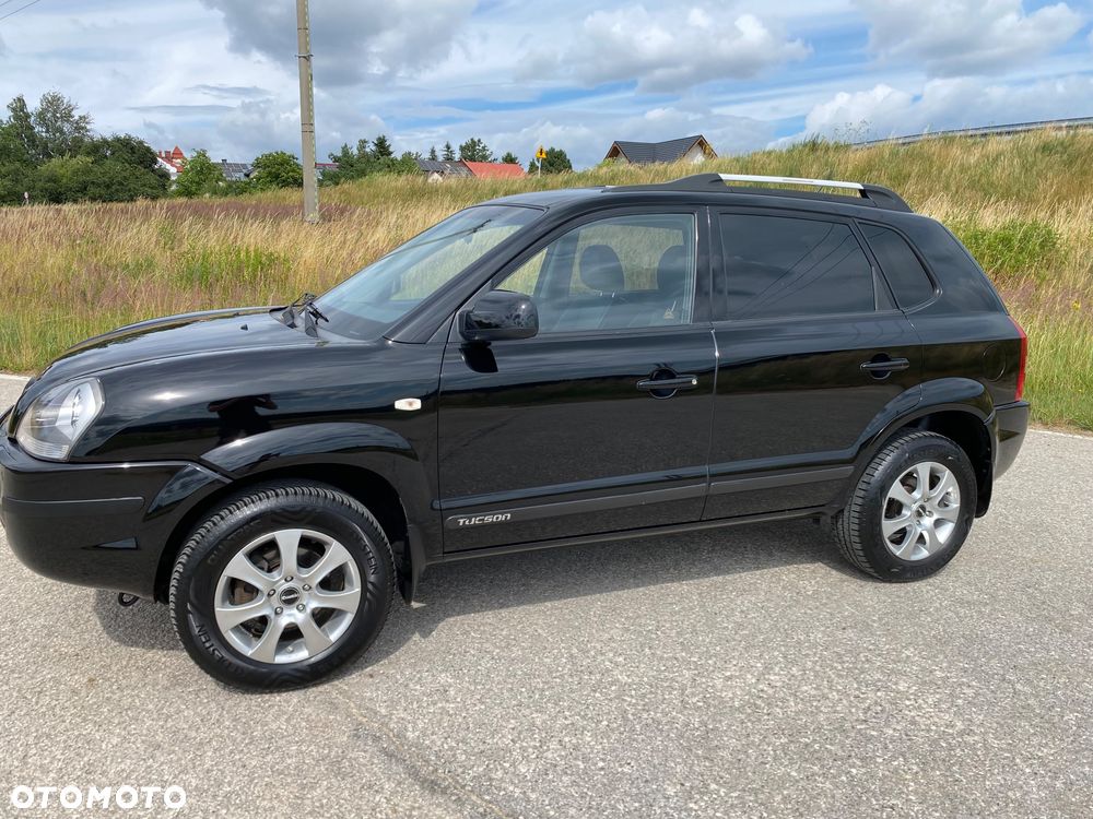 Hyundai Tucson 2.0 2WD GLS Navi - 16